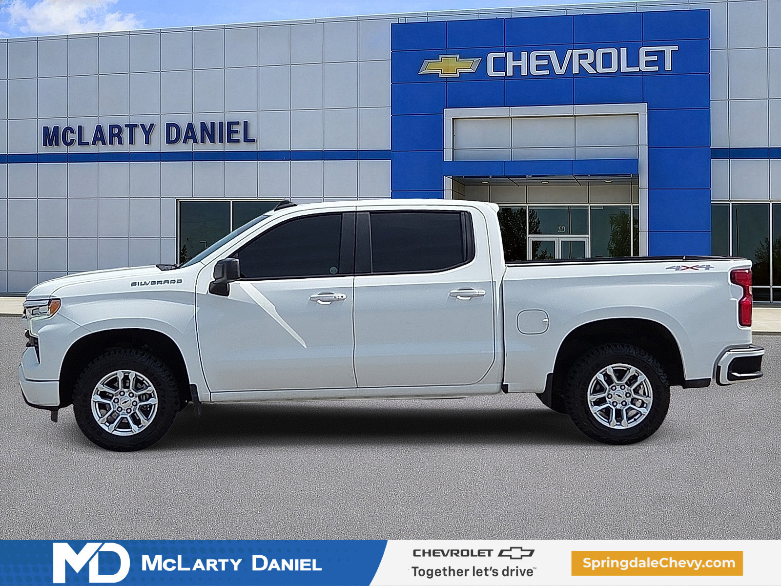 Certified 2024 Chevrolet Silverado 1500 RST w/ Convenience Package II AWD/4WD image 3