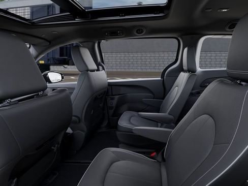 New 2027 Chrysler Pacifica Limited AWD/4WD image 24