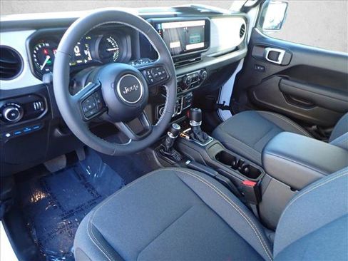 Used 2025 Jeep Wrangler Sport S w/ Convenience Group image 9