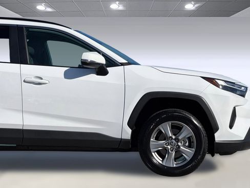 Used 2025 Toyota RAV4 XLE image 34