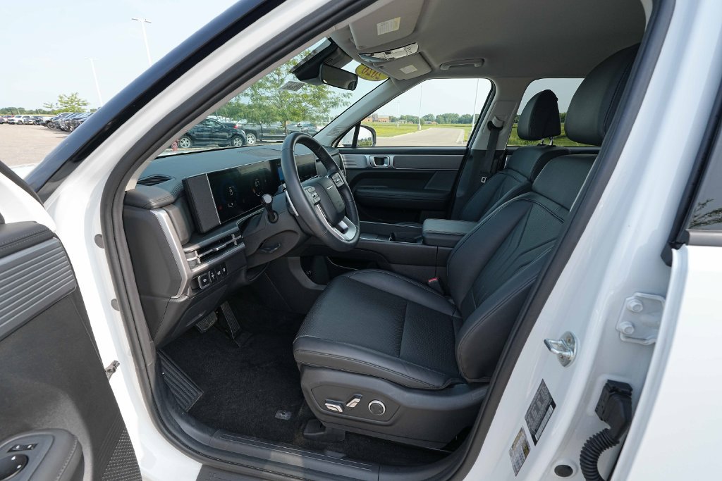 Used 2026 Hyundai Santa Fe SEL AWD/4WD image 17