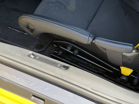 Used 2022 Porsche 911 GT3 RWD image 17