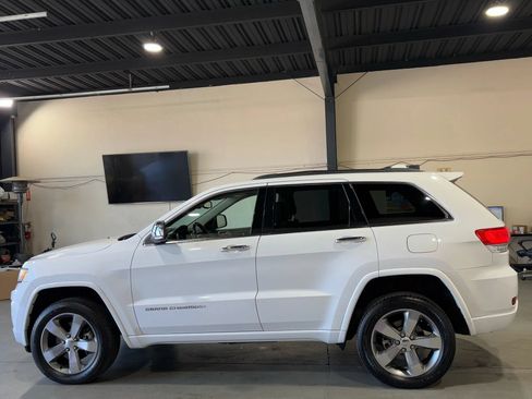 Used 2014 Jeep Grand Cherokee Overland AWD/4WD image 9