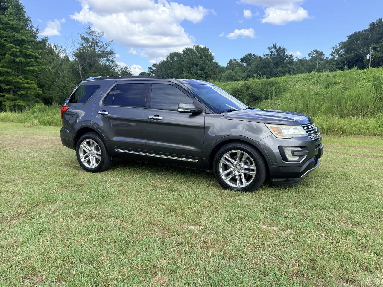 Used 2016 Ford Explorer Limited w/ Equipment Group 301A FWD image 6