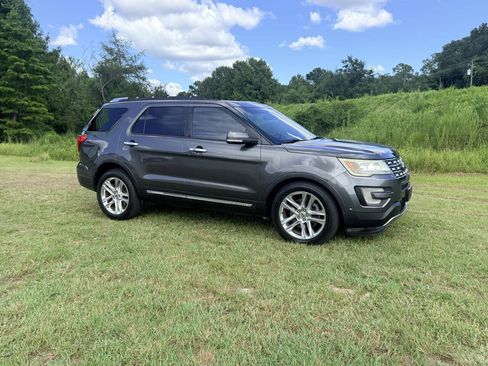 Used 2016 Ford Explorer Limited w/ Equipment Group 301A FWD image 6