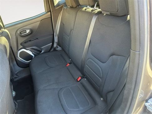 Used 2019 Jeep Renegade Latitude image 13