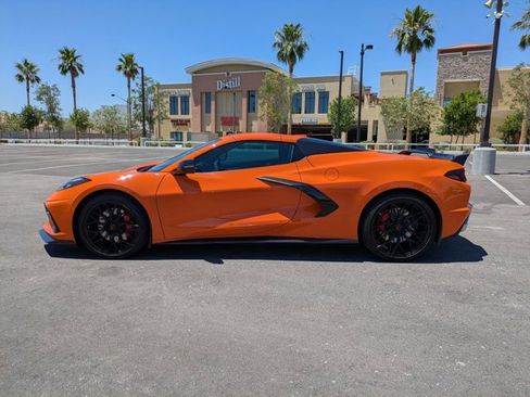 Used 2022 Chevrolet Corvette Stingray Premium Conv w/ Z51 Performance Package RWD image 9