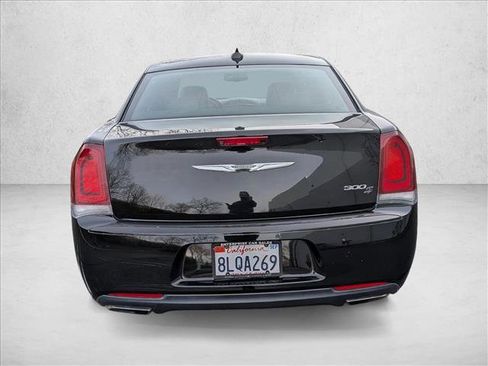 Used 2019 Chrysler 300 S image 7