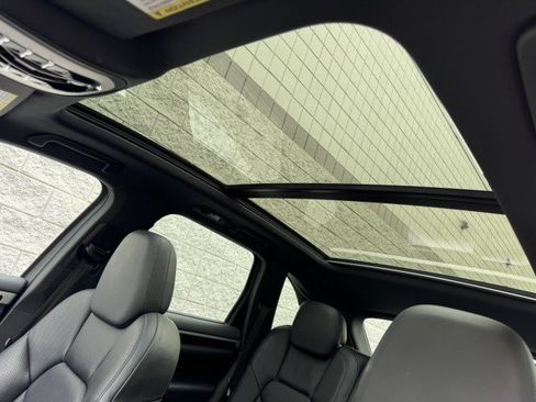 Used 2014 Porsche Cayenne S AWD/4WD image 23