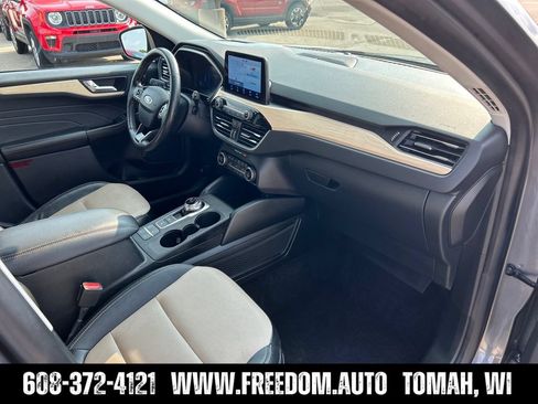 Used 2021 Ford Escape Titanium w/ Titanium Elite Package AWD/4WD image 18