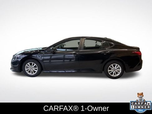 Used 2025 Toyota Camry LE image 2