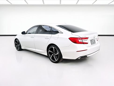 Used 2018 Honda Accord Sport image 6