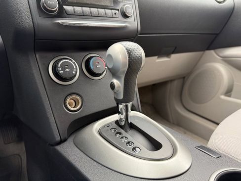 Used 2013 Nissan Rogue SV image 11