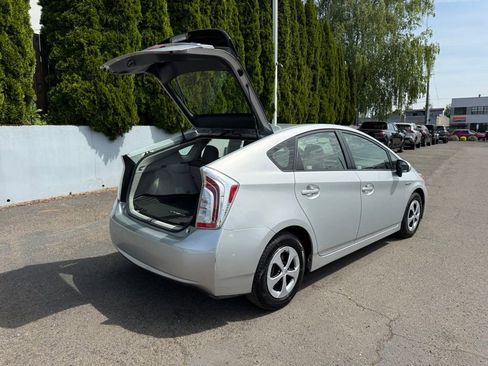 Used 2015 Toyota Prius Two FWD image 9