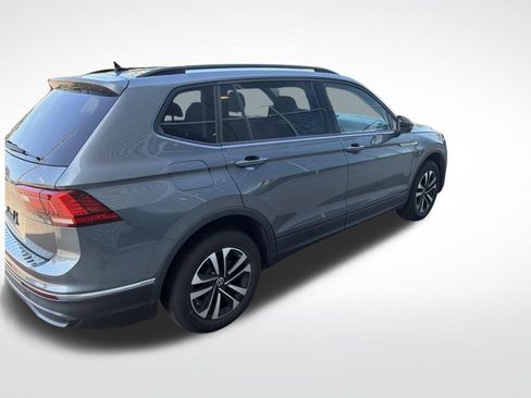 Used 2022 Volkswagen Tiguan S FWD image 4