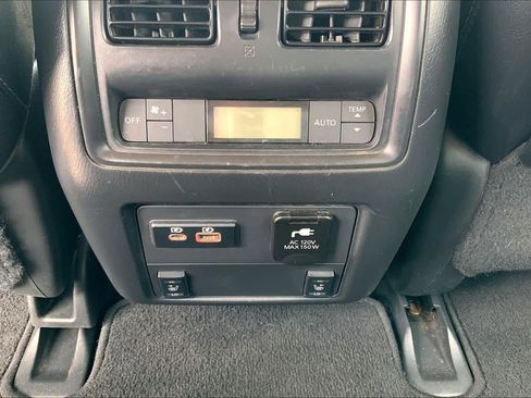 Used 2019 Nissan Pathfinder SL AWD/4WD image 28