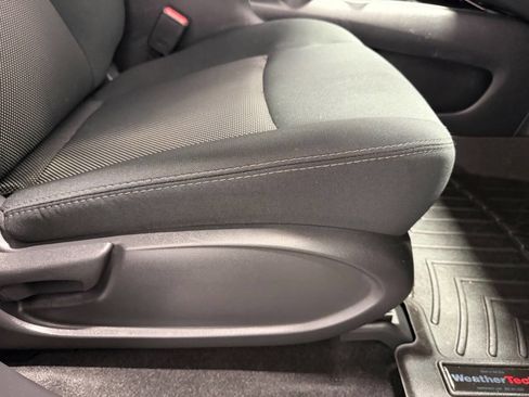 Used 2019 Nissan Pathfinder SV image 17