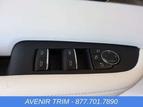 New 2026 Buick Enclave Avenir FWD image 13