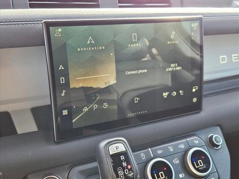 Used 2023 Land Rover Defender 130 SE image 12