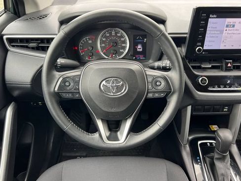 Used 2022 Toyota Corolla Cross LE w/ Black Badges Package (TMS) FWD image 18