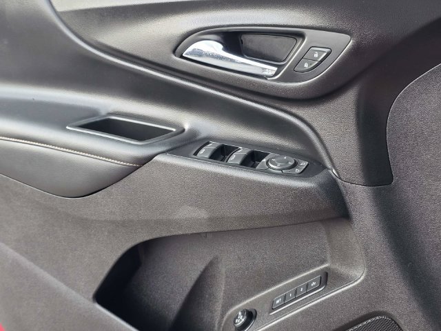 Used 2018 Chevrolet Equinox Premier FWD image 17