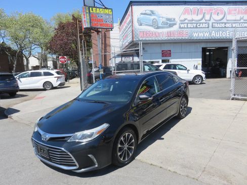 Used 2018 Toyota Avalon XLE Plus w/ Protection Package FWD image 2