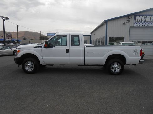 Used 2016 Ford F250 XL w/ Power Equipment Group AWD/4WD image 6