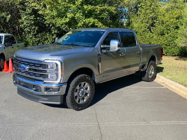 Used 2024 Ford F250 Lariat w/ Lariat Ultimate Package AWD/4WD image 3