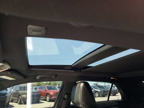 Used 2022 Chrysler 300 S RWD image 17