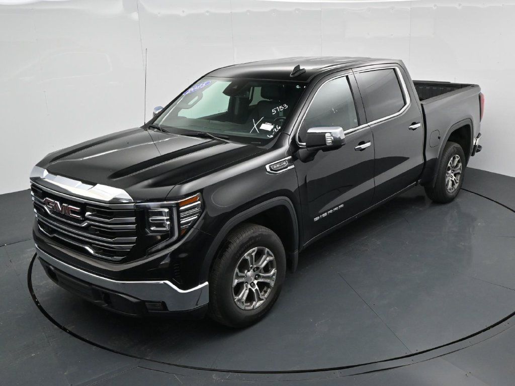 Used 2025 GMC Sierra 1500 SLT RWD image 17