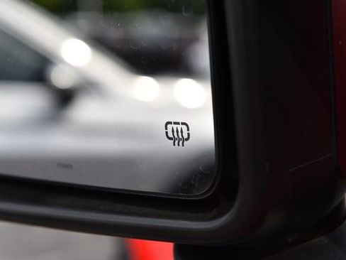 Used 2025 Jeep Wrangler Unlimited Sahara AWD/4WD image 9