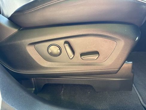 Used 2022 Ford Explorer XLT w/ Equipment Group 202A image 20