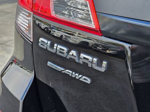 Used 2010 Subaru Outback 2.5i AWD/4WD image 9