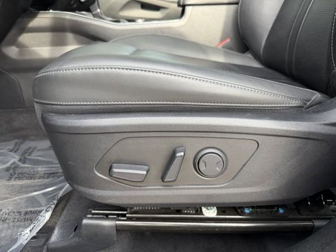 Used 2024 Kia Sorento S w/ Panoramic Sunroof Package image 32