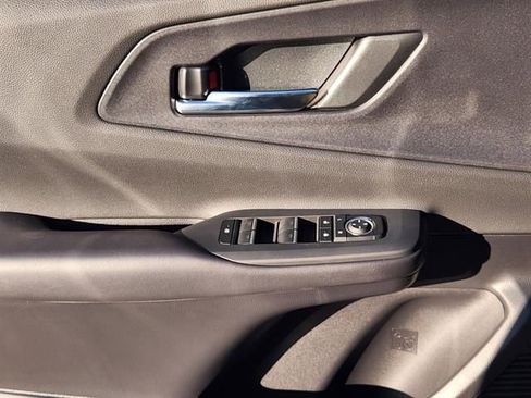 New 2026 Toyota Prius Plug-In Hybrid FWD image 17