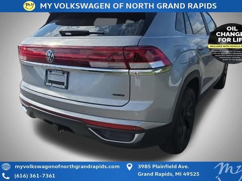 Used 2024 Volkswagen Atlas Cross Sport SE AWD/4WD image 43