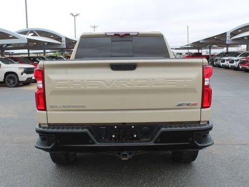 Used 2022 Chevrolet Silverado 1500 ZR2 w/ Technology Package AWD/4WD image 4