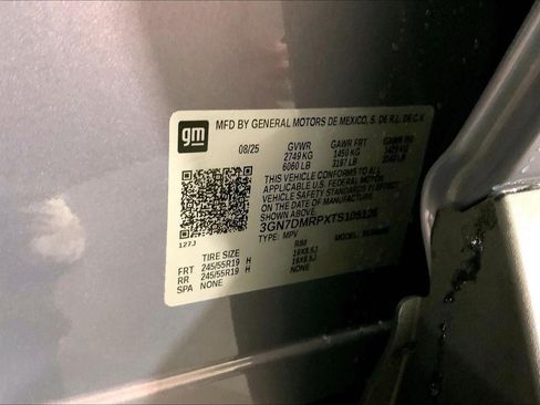 Used 2026 Chevrolet Equinox EV LT w/ Comfort Package FWD image 31