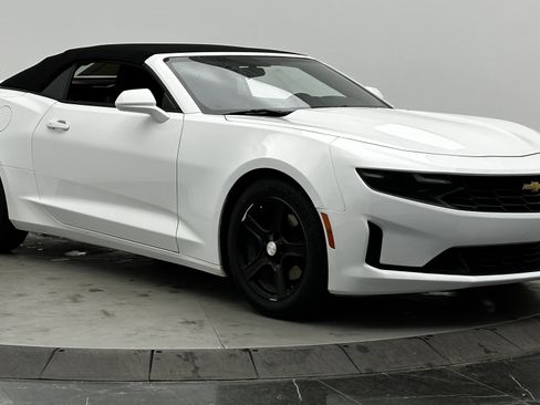 Used 2019 Chevrolet Camaro LT image 3