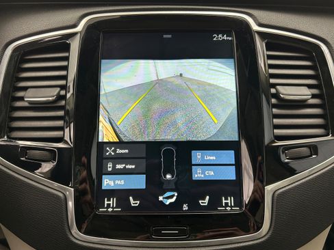 Used 2021 Volvo XC90 T5 Momentum w/ Advanced Package image 9