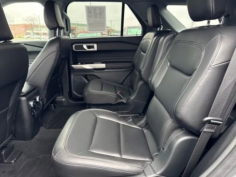 Used 2022 Ford Explorer XLT w/ Equipment Group 202A image 22