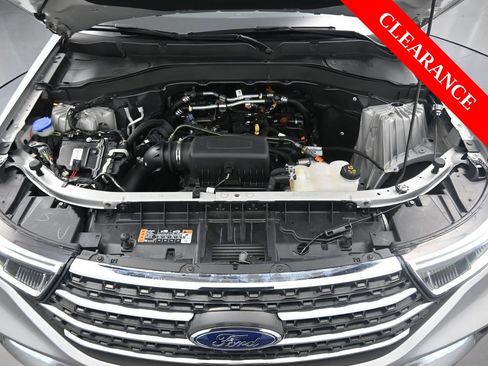 Used 2024 Ford Explorer XLT image 13