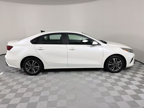 Used 2024 Kia Forte LXS FWD image 8