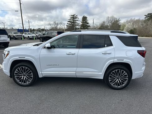 Used 2026 GMC Terrain Denali w/ LPO, Floor Liner Package image 9