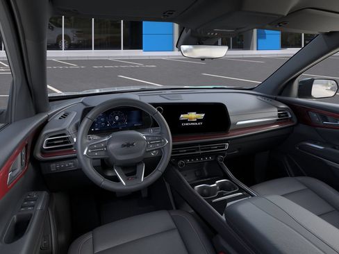 New 2026 Chevrolet Traverse Z71 w/ Driver Confidence Package AWD/4WD image 18