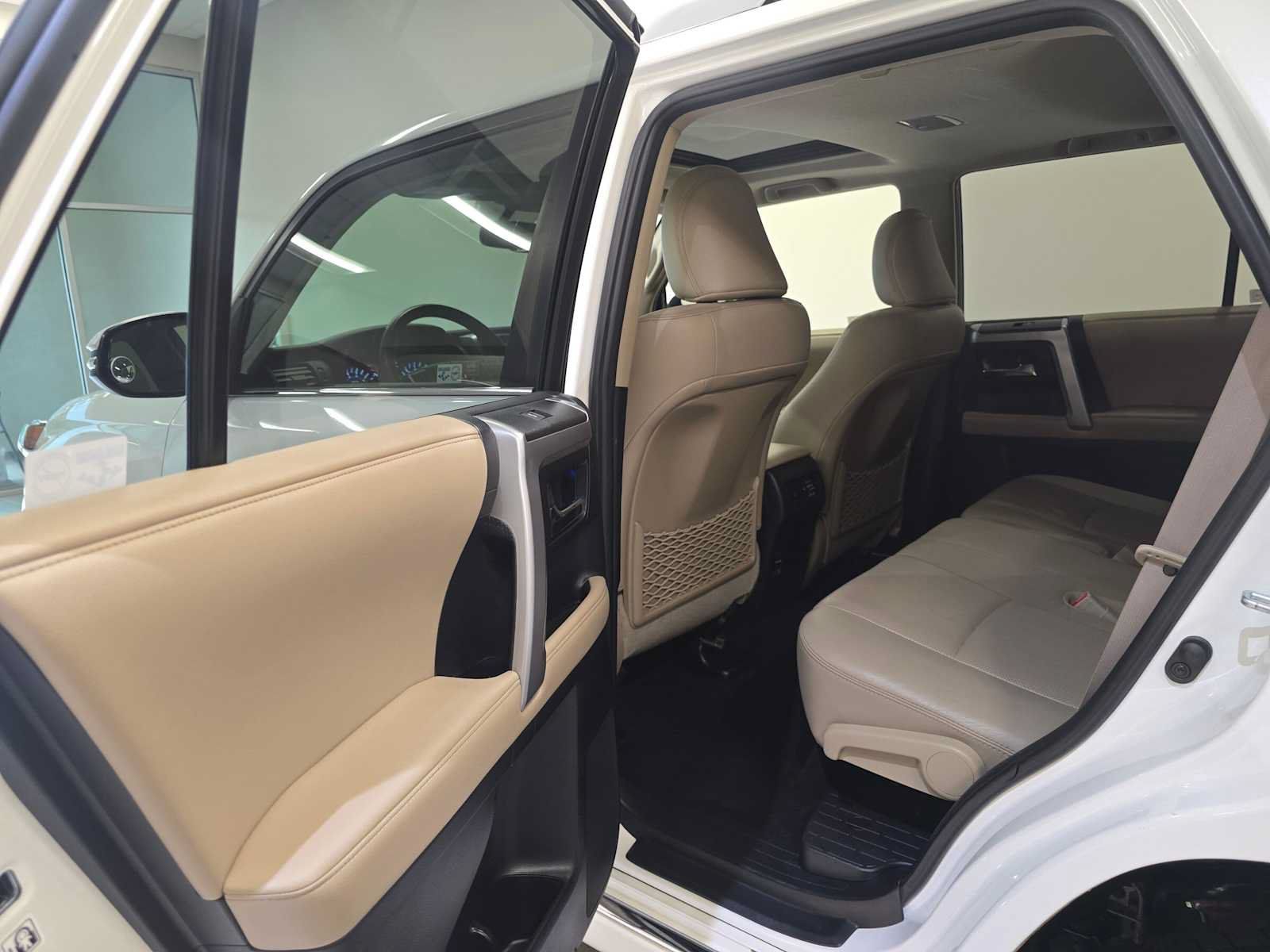 Used 2015 Toyota 4Runner Limited AWD/4WD image 25
