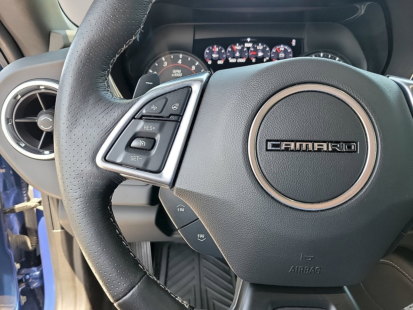 Used 2022 Chevrolet Camaro SS RWD image 18
