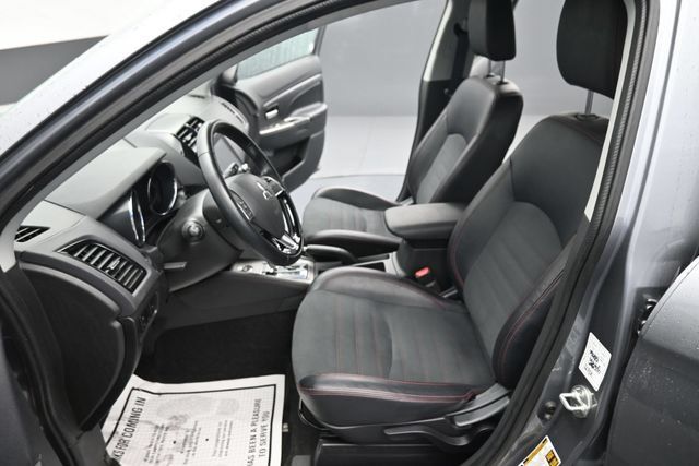 Used 2025 Mitsubishi Outlander Sport AWD image 12