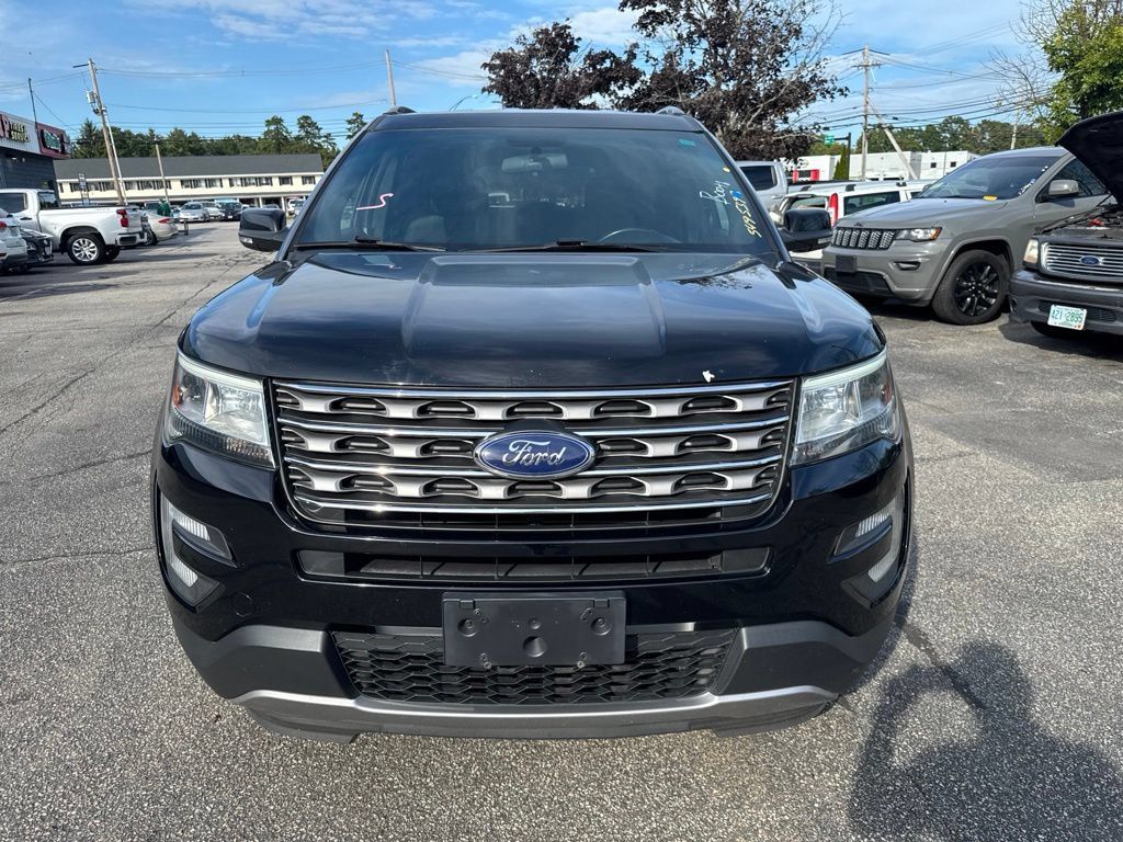 Used 2017 Ford Explorer XLT AWD/4WD image 8