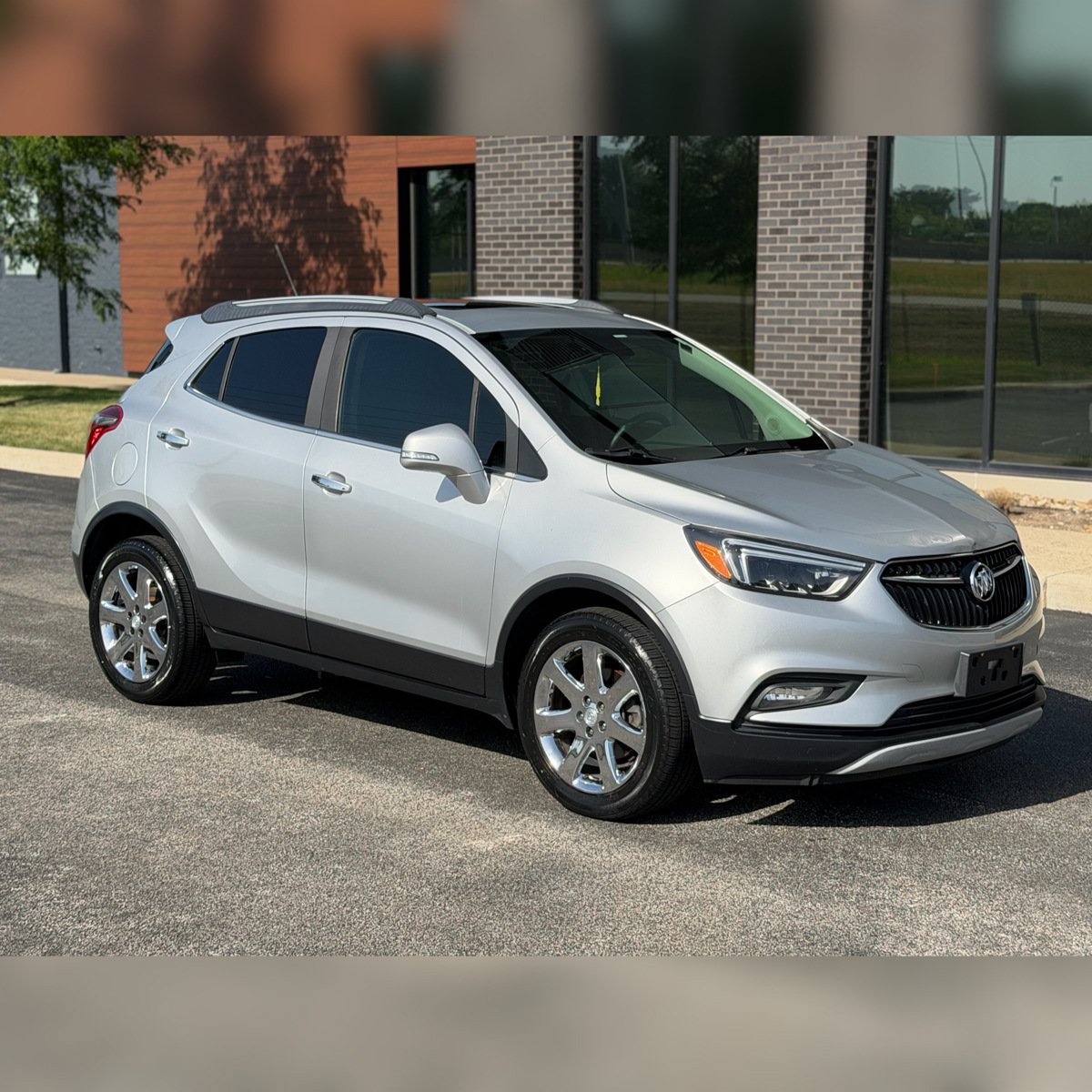 Used 2017 Buick Encore Essence w/ Experience Buick Package FWD image 1